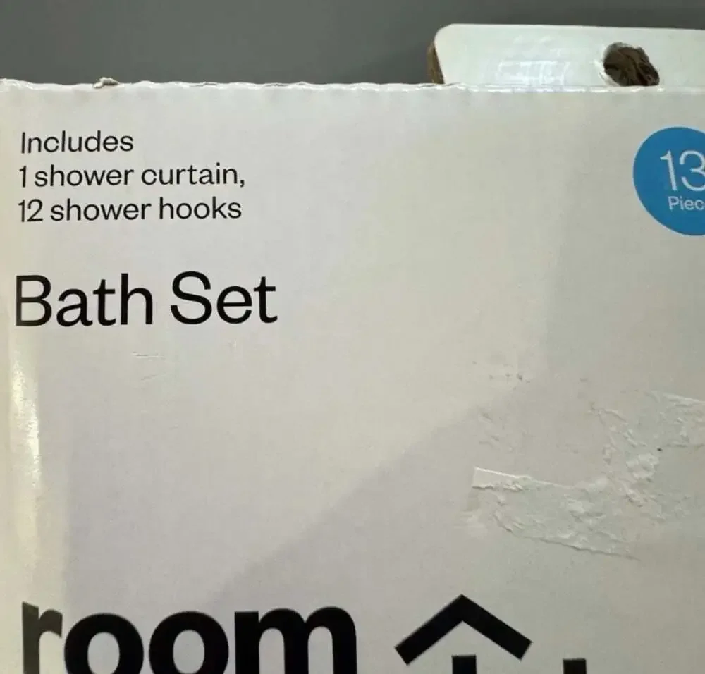 Room Essentials 13-Piece Bath Set Green Seersucker Shower Curtain & Hooks 72x72